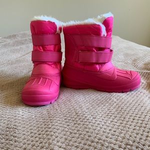 Snow boots